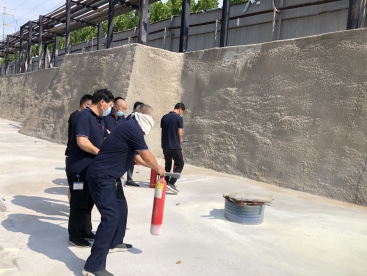 筑牢防火墻，把好安全關(guān)，  ---公司開展消防應(yīng)急演練